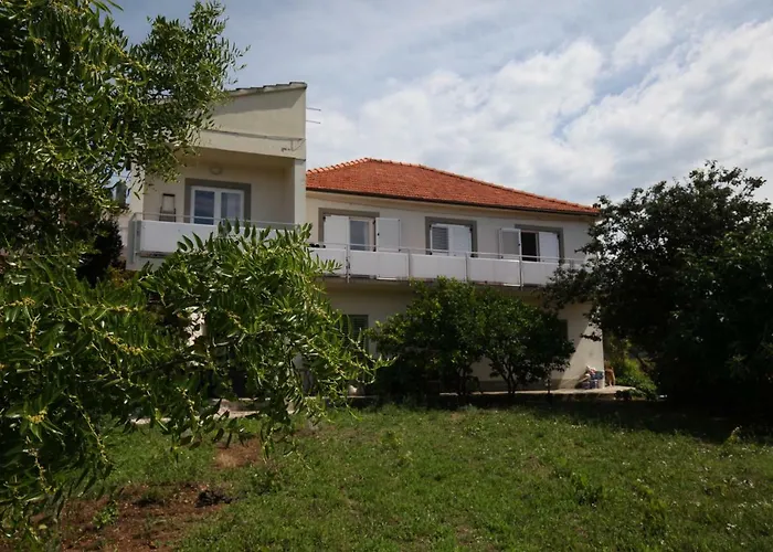 Apartment Vodice アパート